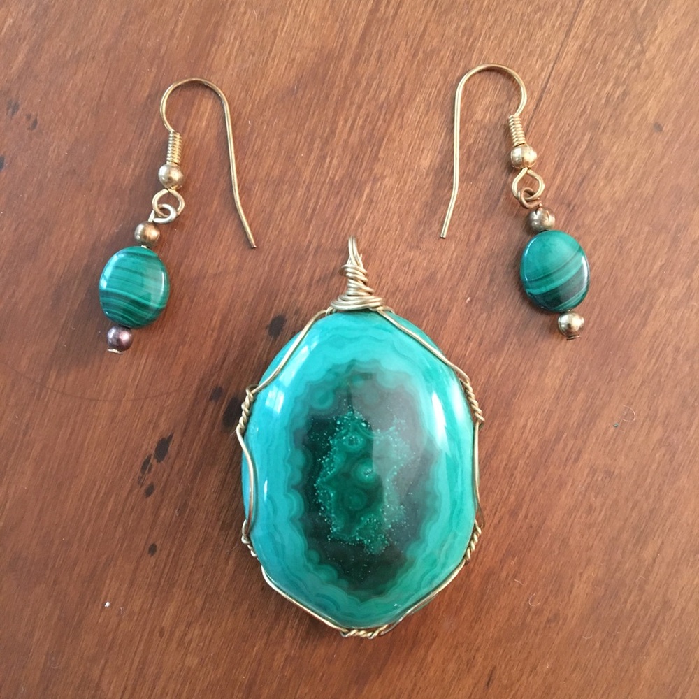 Emerald Green and Gold Earrings and Necklace